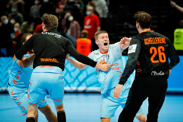 VIDEO | A început campionatul European de Handbal cu o surpriză de proporţii. Olanda a învins ţara gazdă