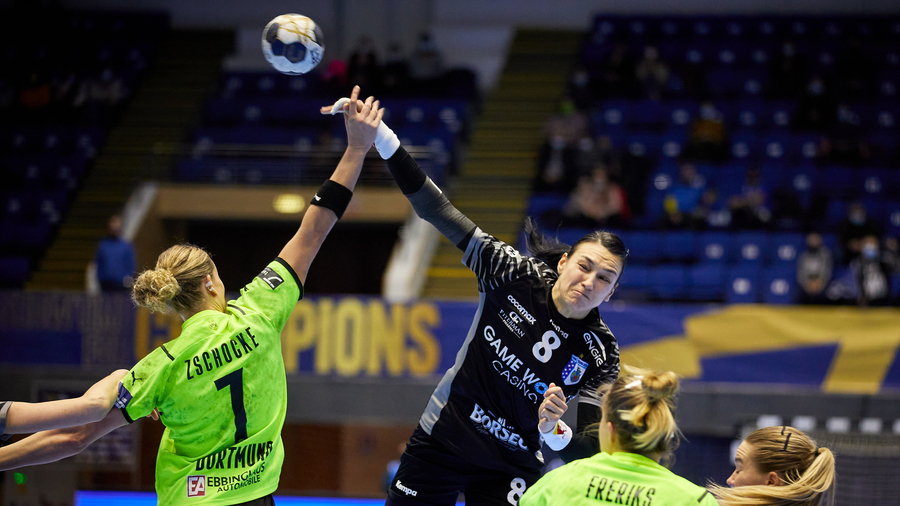 Cristina Neagu resimte programul aglomerat. ”Cred că nu exagerez dacă spun că o astfel de săptămână poate să-ţi afecteze întregul sezon”