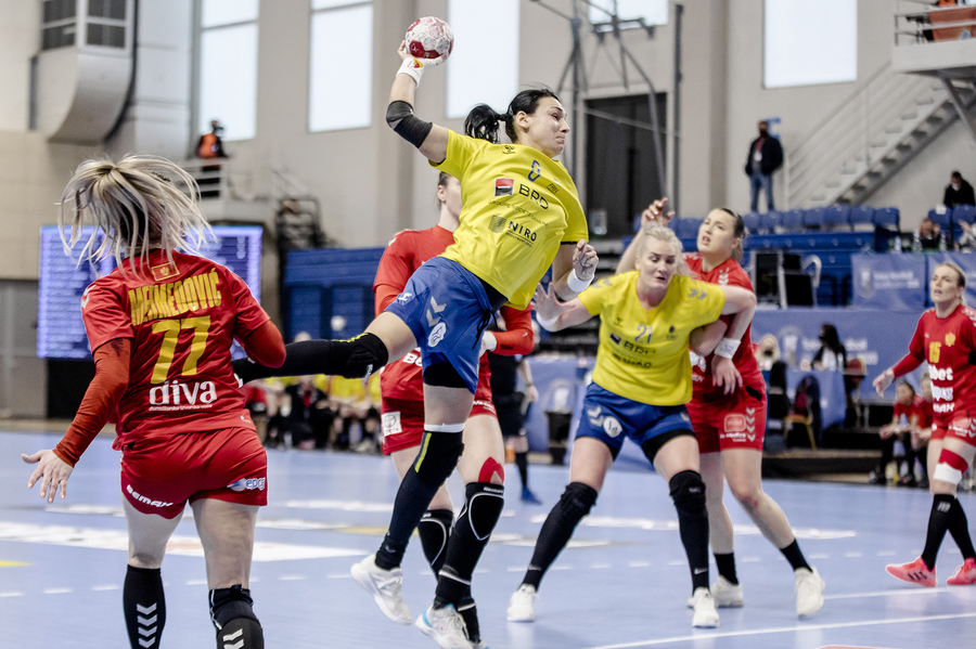 CE 2022, handbal feminin ǀ Adrian Vasile a anunţat lotul pentru meciurile decisive cu Insulele Feroe şi Austria. Cristina Neagu şi Crina Pintea au fost convocate