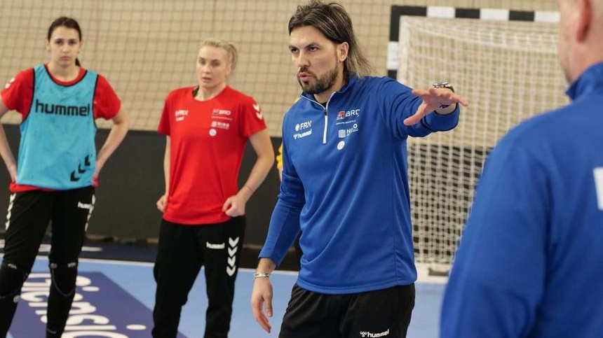 Naţioanala de handbal feminin are meciuri cruciale de Paşti. ”Să se bucure şi de meci alături de noi”