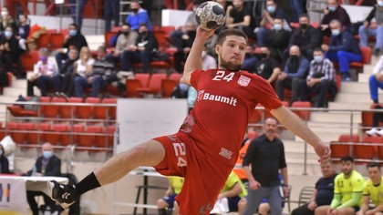 Handbalistul Nicuşor Negru a semnat prelungirea contractului cu campioana Dinamo Bucureşti