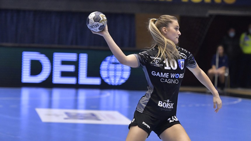 Handbal feminin: FTC Budapesta - CSM Bucureşti, scor 21-22, în meci amical
