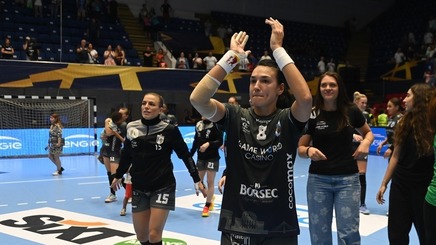 CSM Bucureşti, victorie confortabilă cu SCM Râmnicu Vâlcea şi este lider temporar al Ligii Naţionale de handbal feminin