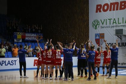 Spectacol de zile mari în derby-ul etapei din Liga Naţională de handbal feminin. SCM Râmnicu Vâlcea - Rapid 37-36