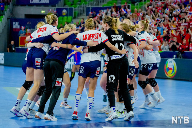 VIDEO | Norvegia rămâne din altă galaxie! Victorie stelară contra marii rivale Franţa în semifinalele europeanului de handbal feminin