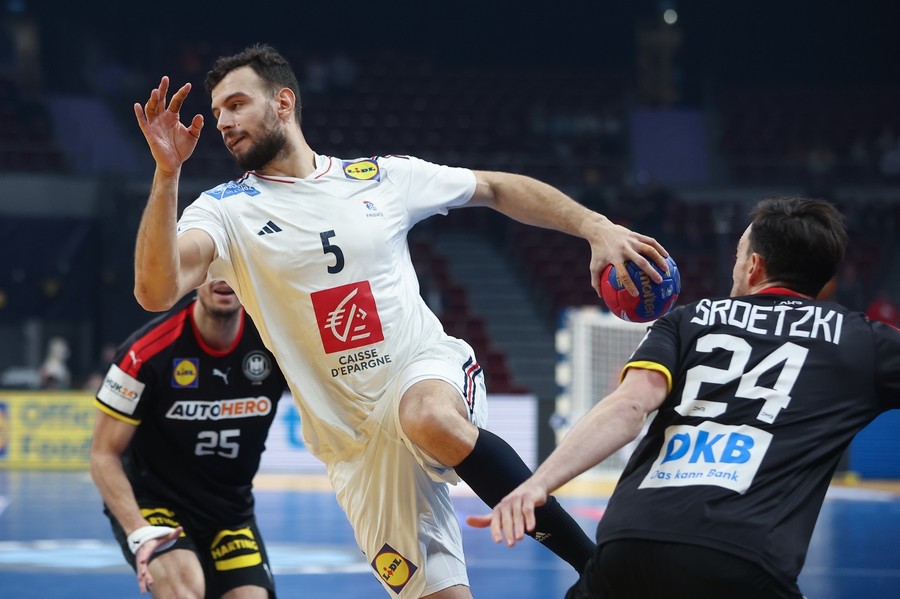 VIDEO | S-a tras cortina peste ”sferturile” mondialului de handbal. Franţa şi Suedia au prins ultimele tichete către semifinale