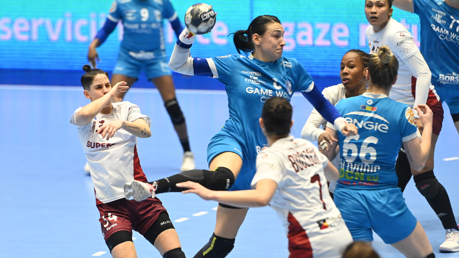 CSM Bucureşti a câştigat derby-ul cu Rapid şi în Cupa României. ”Tigroaicele” au făcut recital în repriza secundă