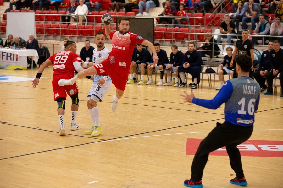 Dinamo a câştigat derby-ul handbalului masculin cu CSM Constanţa