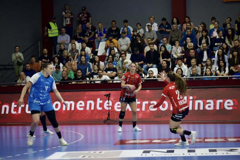 CSM Bucureşti a câştigat pentru a opta oară Cupa României. ”Tigroaicele” s-au impus în finala cu Gloria Bistriţa