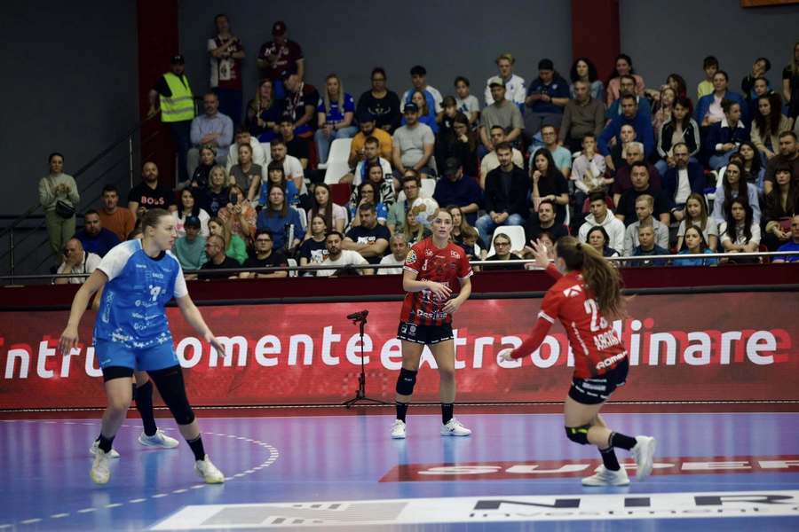 CSM Bucureşti a câştigat pentru a opta oară Cupa României. ”Tigroaicele” s-au impus în finala cu Gloria Bistriţa