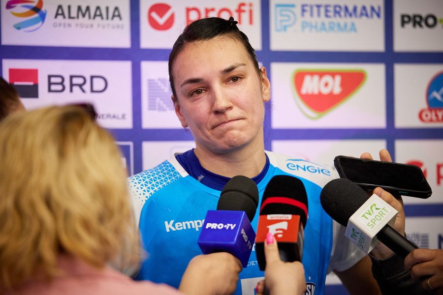 Cristina Neagu, după decorarea de către Preşedinţie: „Cu siguranţă voi merge să votez!”