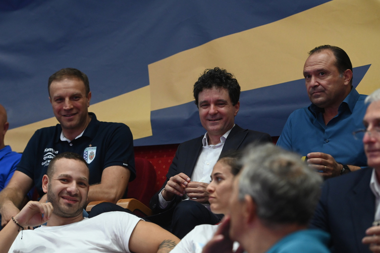 Preşedintele Nicuşor Dan asistă la meciul de retragere al Cristinei Neagu