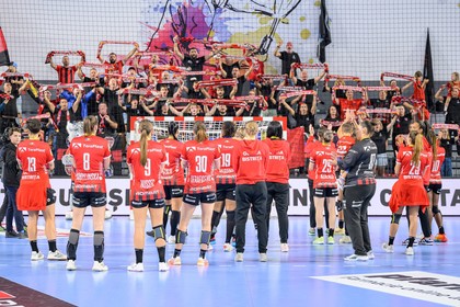 VIDEO | DVSC Schaffler - Gloria Bistriţa 33-34. Succes dramatic pentru românce în Liga Campionilor