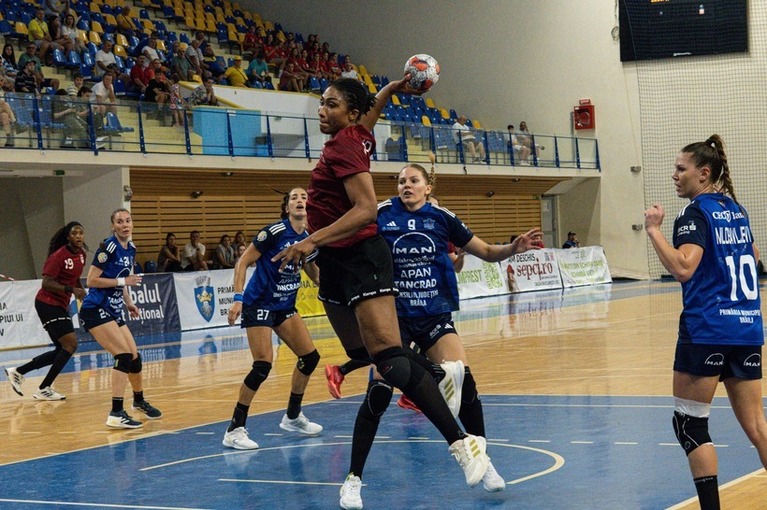 Rapid Bucureşti remontează eşecul din tur cu HSG Bensheim şi se califică în grupele European League