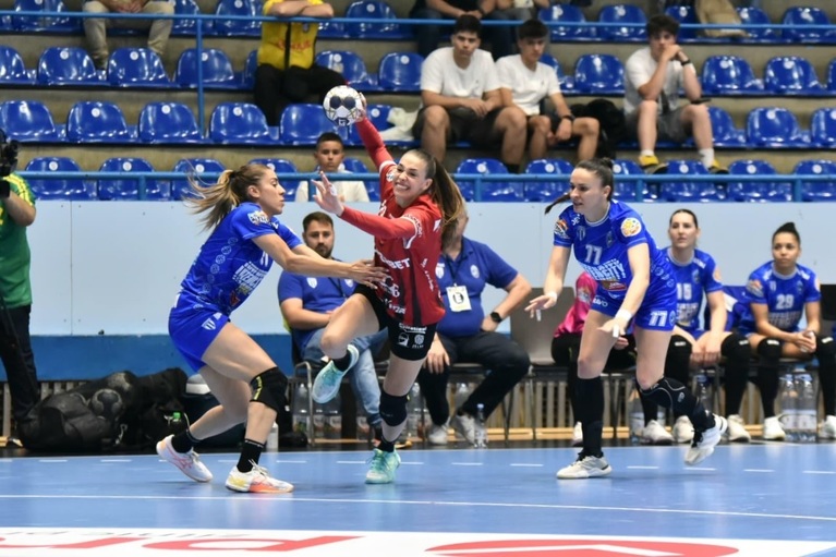 Gloria Bistriţa nu a lăsat loc de surprize cu CSM Craiova şi are şansa de a face eventul