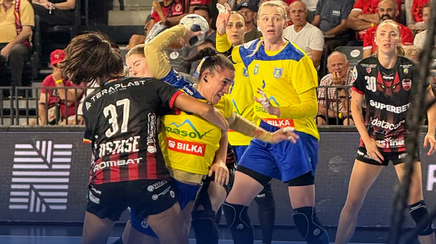 Gloria Bistriţa, victorie fără emoţii în finala Supercupei României la handbal feminin