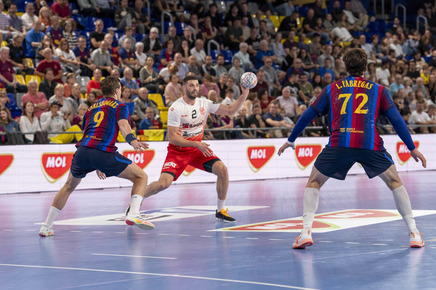 VIDEO | Barcelona - Dinamo 34-27. ”Dulăii” s-au ţinut bine o repriză în disputa contra campioanei Europei
