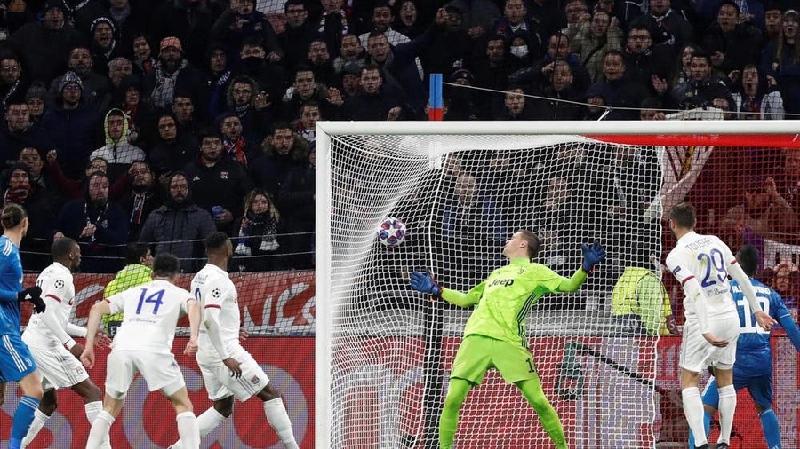 VIDEO | Lyon - Juventus 1-0. Campionii Italiei au scăpat ieftin în Franţa, iar calificarea se va decide la Torino