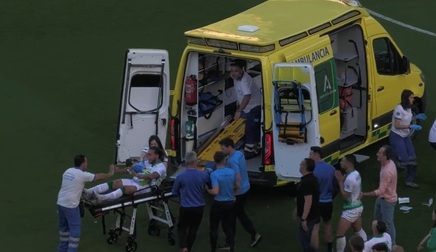 Panică în liga a treia din Spania. Un fotbalist a suferit un stop cardiac, apoi şi-a revenit şi a cerut să reintre pe teren