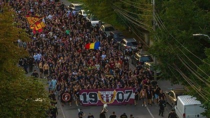 Galeria CFR-ului iese la atac după derby-ul cu Universitatea! "Cine a avut comportamentul suburban vă lăsăm pe voi să decideţi"