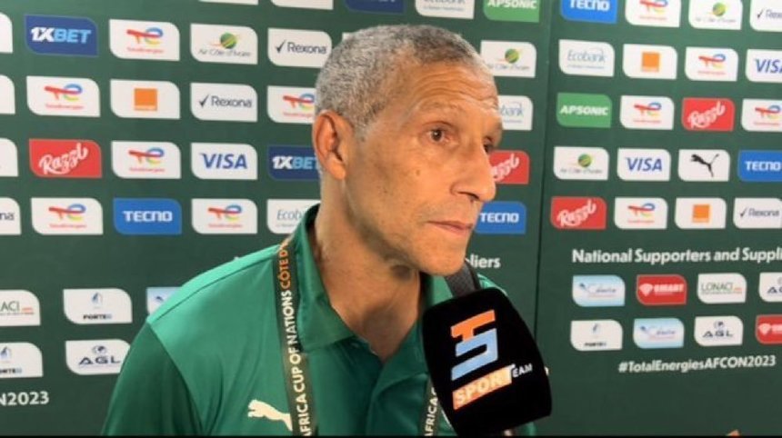 //i0.1616.ro/media/581/3142/38127/21471014/1/tw-hughton.jpg