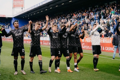 Preşedintele grupării Ajax Amsterdam a omis să declare acţiunile deţinute la club