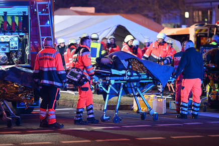 Minut de reculegere şi banderole negre la meciuri pentru victimele atacului de la Magdeburg