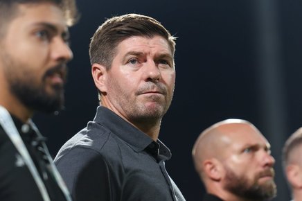 Steven Gerrard a părăsit Al-Ettifaq după 18 luni la conducerea echipei