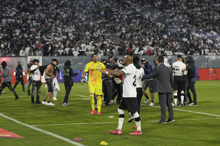 Cinci meciuri cu porţile închise pentru Colo-Colo, după moartea a doi suporteri
