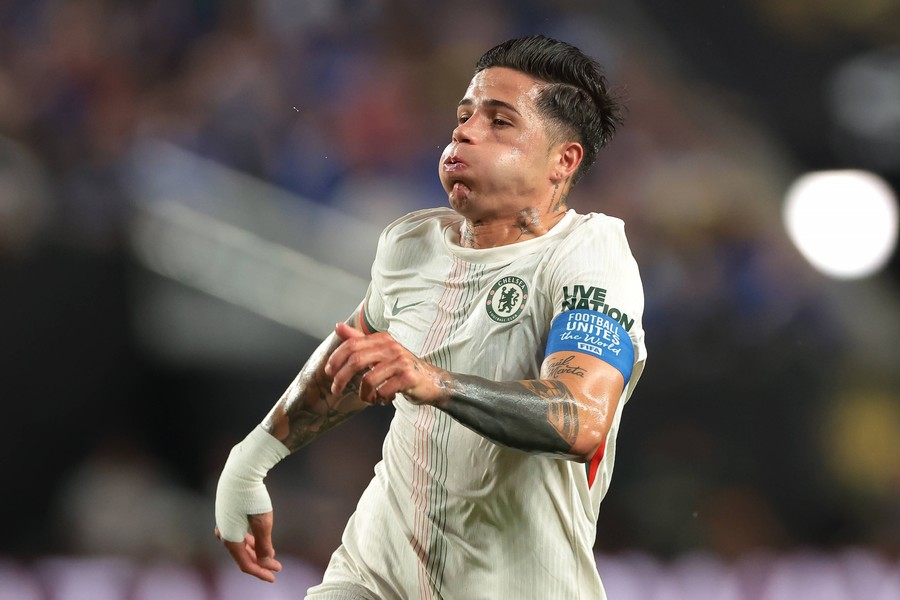 Chelsea şi Barcelona au primit amenzi uriaşe