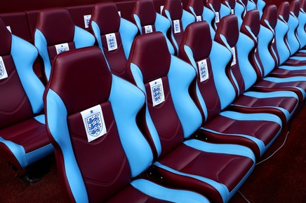 Anglia limitează omagiile înaintea meciurilor de fotbal