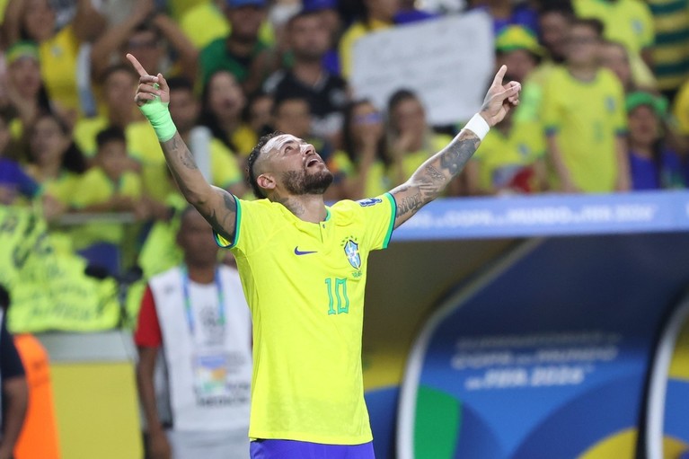 Neymar nu renunţă la obiectivul său. Speră să prindă Campionatul Mondial