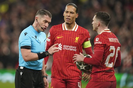 După Salah, o altă legendă a lui Liverpool şi-a anunţat plecarea

