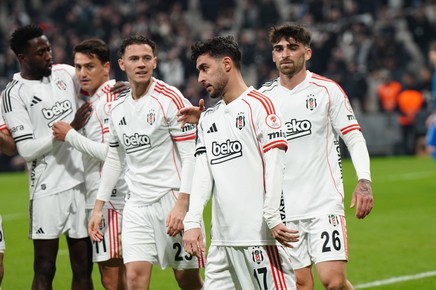 OFICIAL | Beşiktas a renunţat la varianta Răzvan Lucescu! Cine este noul antrenor al turcilor