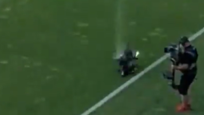 VIDEO | Tragedie evitată la limită la meciul Ungaria - Kazahstan. O cameră aeriană a căzut pe teren