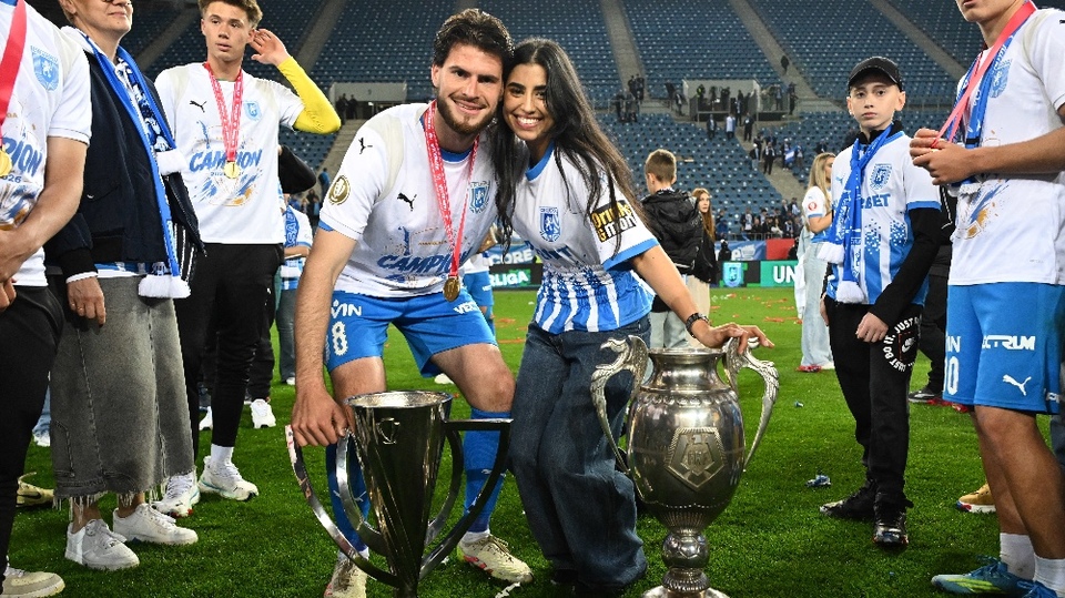 //i0.1616.ro/media/581/3142/38127/22497274/1/universitatea-craiova-universitatea-cluj-play-off-superliga-superbet-17-05-2026-19.jpg