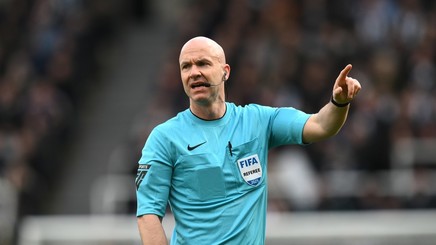 Inamicul lui Mourinho şi-a anunţat retragerea din arbitraj

