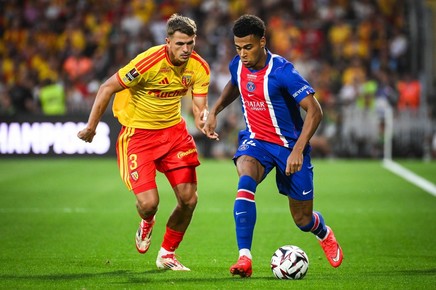 În 10 oameni, Lens o bate pe PSG şi cucereşte Supercupa Franţei!