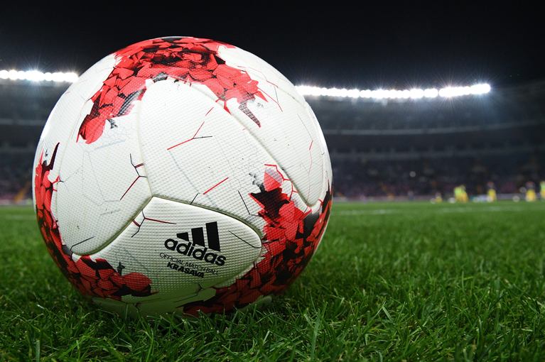 Un club din prima ligă feminină din Lituania îi propune lui Jason Sudeikis, protagonistul serialului „Ted Lasso”, să vină să antreneze echipa la un meci

