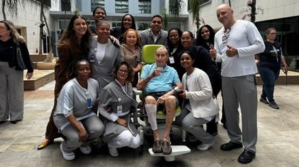 Fostul selecţioner al Braziliei, Carlos Alberto Parreira, a fost externat după trei luni petrecute în spital