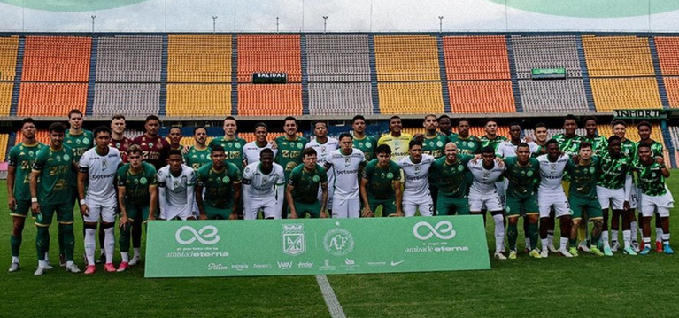 La zece ani de la accidentul aviatic, Chapecoense şi Atletico Nacional au adus un omagiu celor 71 de victime în cadrul unui meci amical