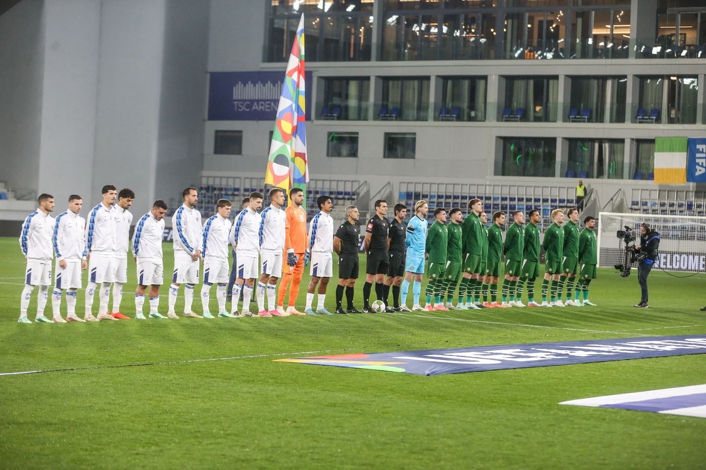 VIDEO | Fotbaliştii irlandezi poartă din nou banderole negre. Ei au refuzat iar să dea mâna cu echipa Israelului