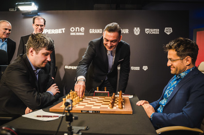 Remize pe line în Runda I de la Superbet Chess Classic 2021. Turneul e LIVE pe Look Sport