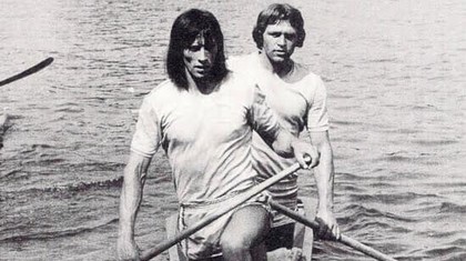 Peluza Cătălin Hâldan chemă fanii dinamovişti la statuia lui Ivan Patzaichin, din faţa Complexului Sportiv Dinamo
