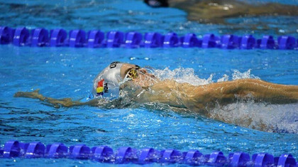 Record naţional la 50 de metri spate stabilit de Robert Glinţă