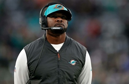 Un antrenor de culoare a dat în judecată NFL şi trei cluburi pentru practici rasiste