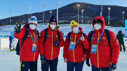 Ceremonia de deschidere a JO de iarnă: Delegaţia României a defilat, iar drapelul tricolor a fost purtat de Raluca Strămăturaru şi Paul Pepene
