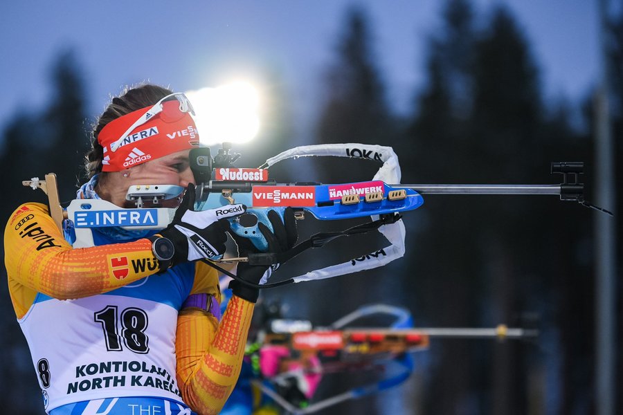 Deznodământ surprinzător în prima întrecerea individuală de biatlon. Denise Hermann a luat aurul olimpic
