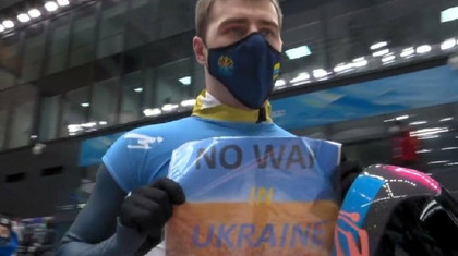 Mesajul afişat de un concurent în proba de skeleton la JO de iarnă: “Fără război în Ucraina”