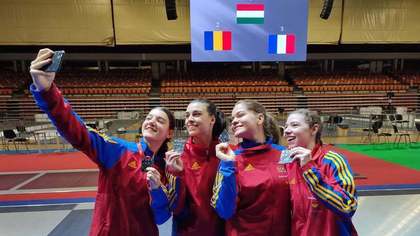 Argint pentru echipa feminină de sabie a României la CE de cadeţi
